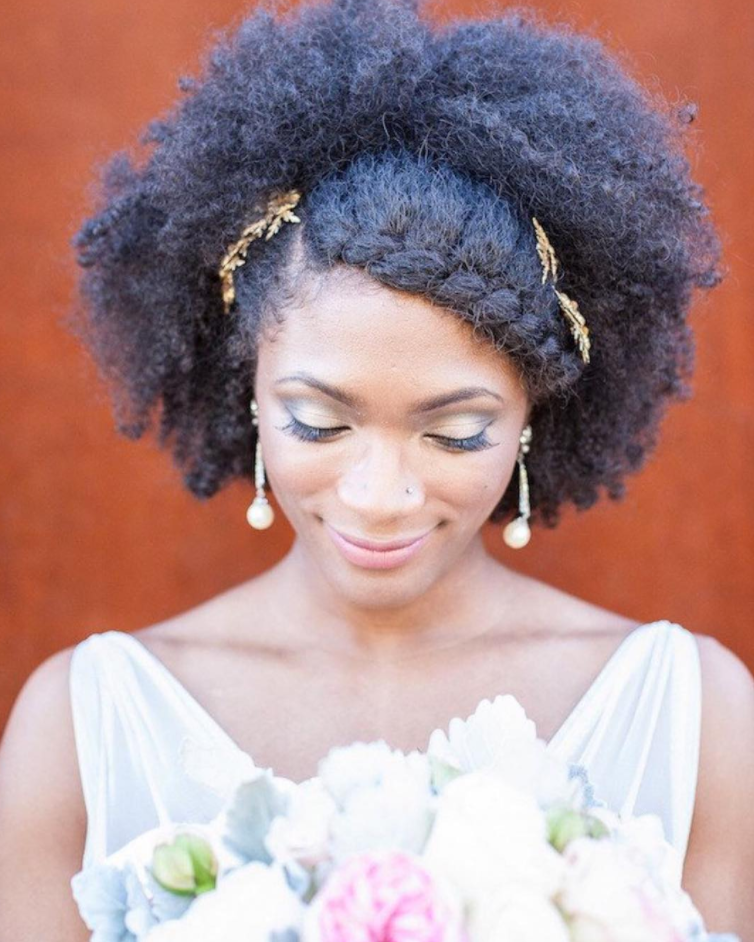 6 Easy and Weatherproof Ways To Style Textured Hair For a Beach Wedding
